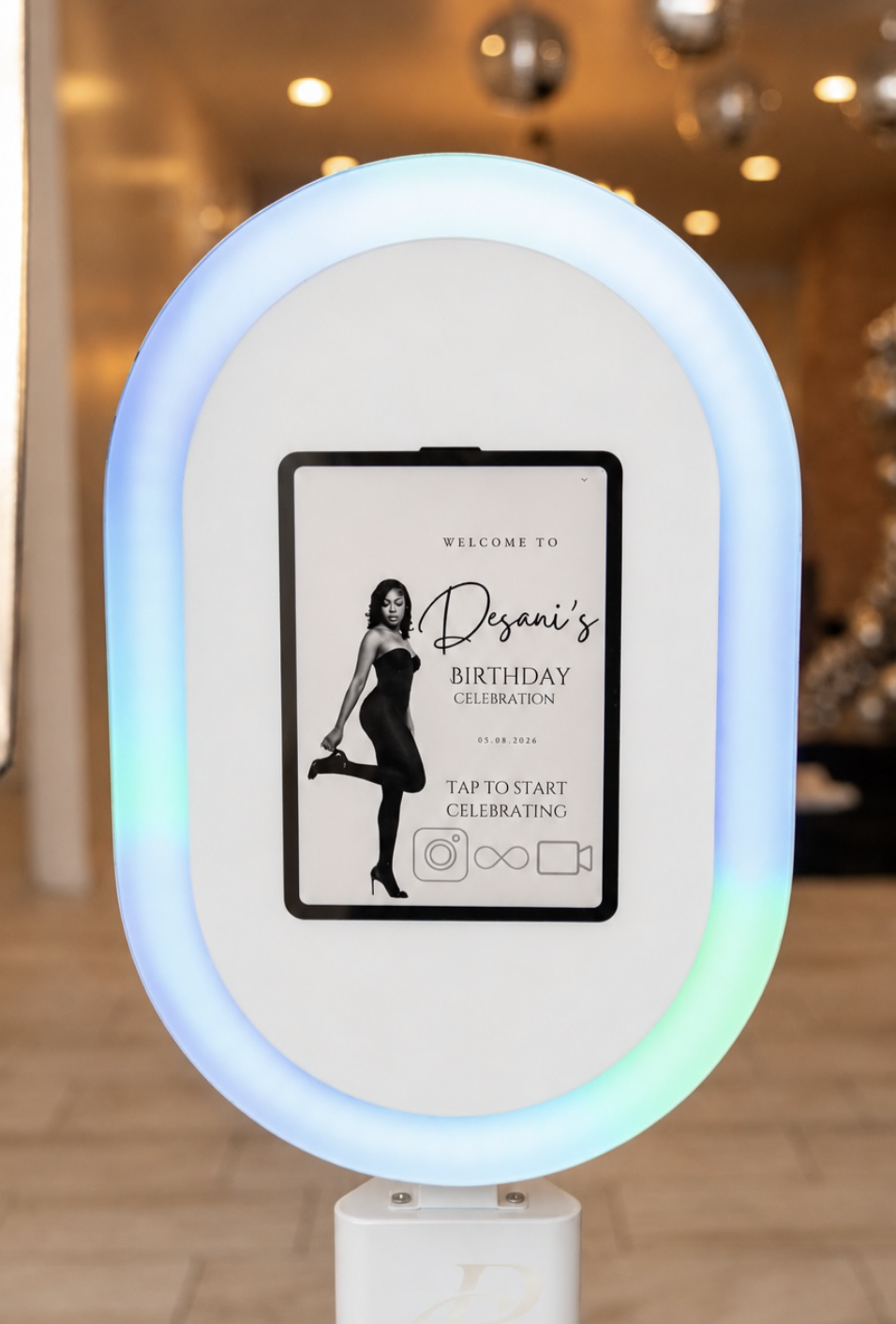 Oval LED photo booth